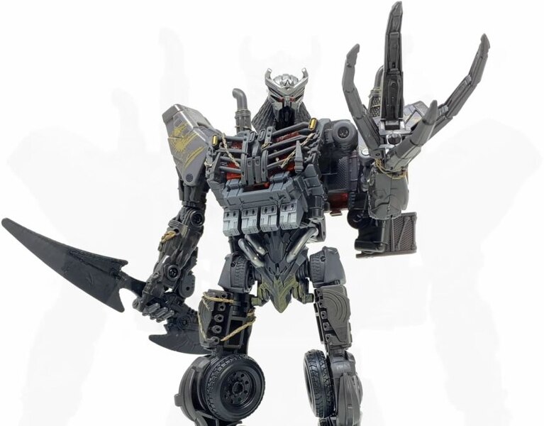 In Hand Image Of  Studio Series Rise Of The Beasts Scourge  (21 of 49)